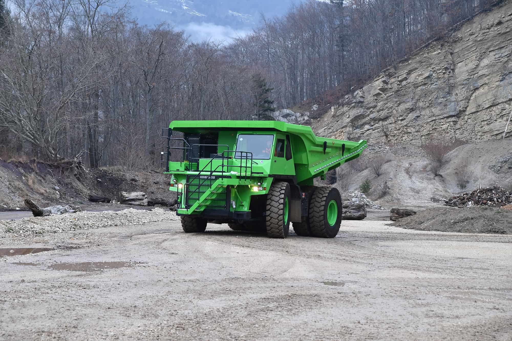E-Dumper with industrial electrical plug