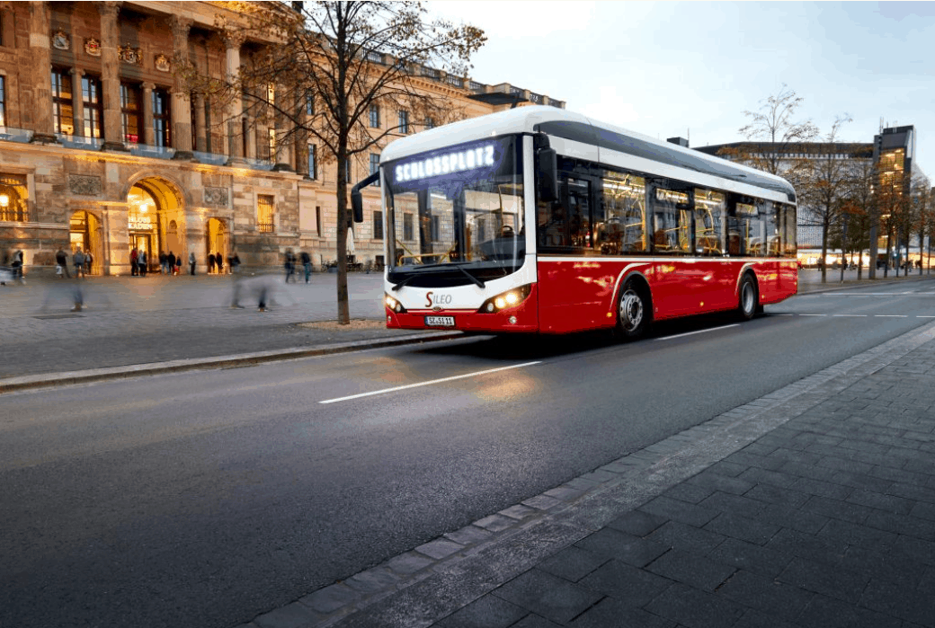 Industrial electrical connectors for E-buses