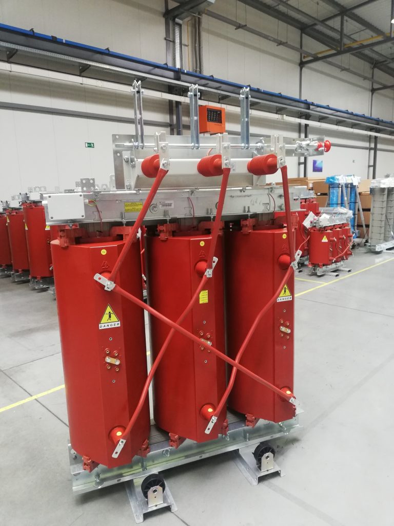 Dry-type transformer with assembled earthing switch